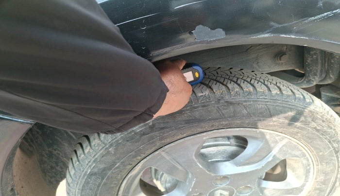 2016 Renault Lodgy 110 PS RXZ 7 STR, Diesel, Manual, 1,59,098 km, tyre