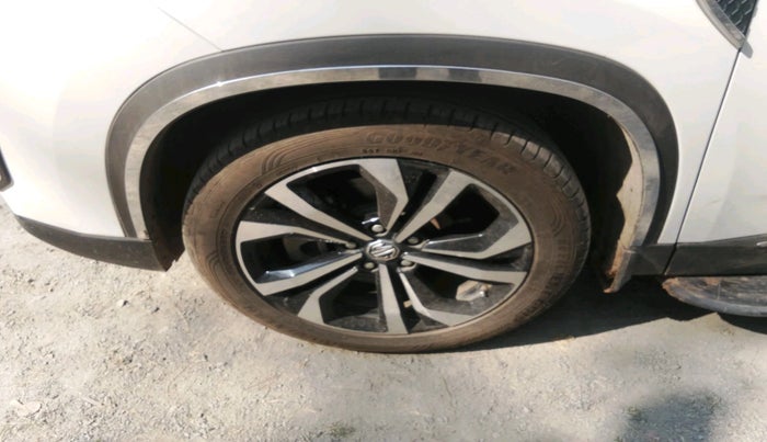 2024 MG HECTOR SAVVY PRO 1.5 TURBO CVT PETROL, Petrol, Automatic, 42,945 km, tyre