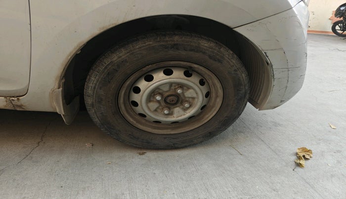 2012 Hyundai Eon ERA +, Petrol, Manual, 56,120 km, tyre