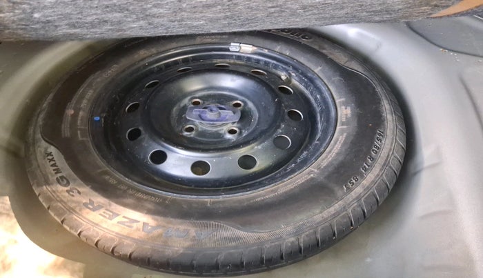 2022 Maruti Dzire VXI, Petrol, Manual, 67,637 km, tyre