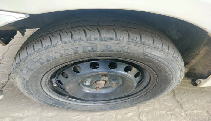 2012 Toyota Etios Liva GD, Diesel, Manual, 1,71,503 km, tyre