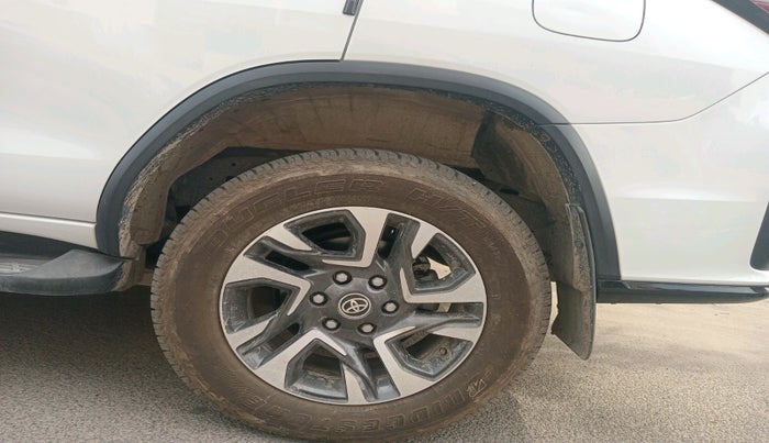 2024 Toyota Fortuner 4X2 AT 2.8 LEGENDER, Diesel, Automatic, 7,194 km, tyre