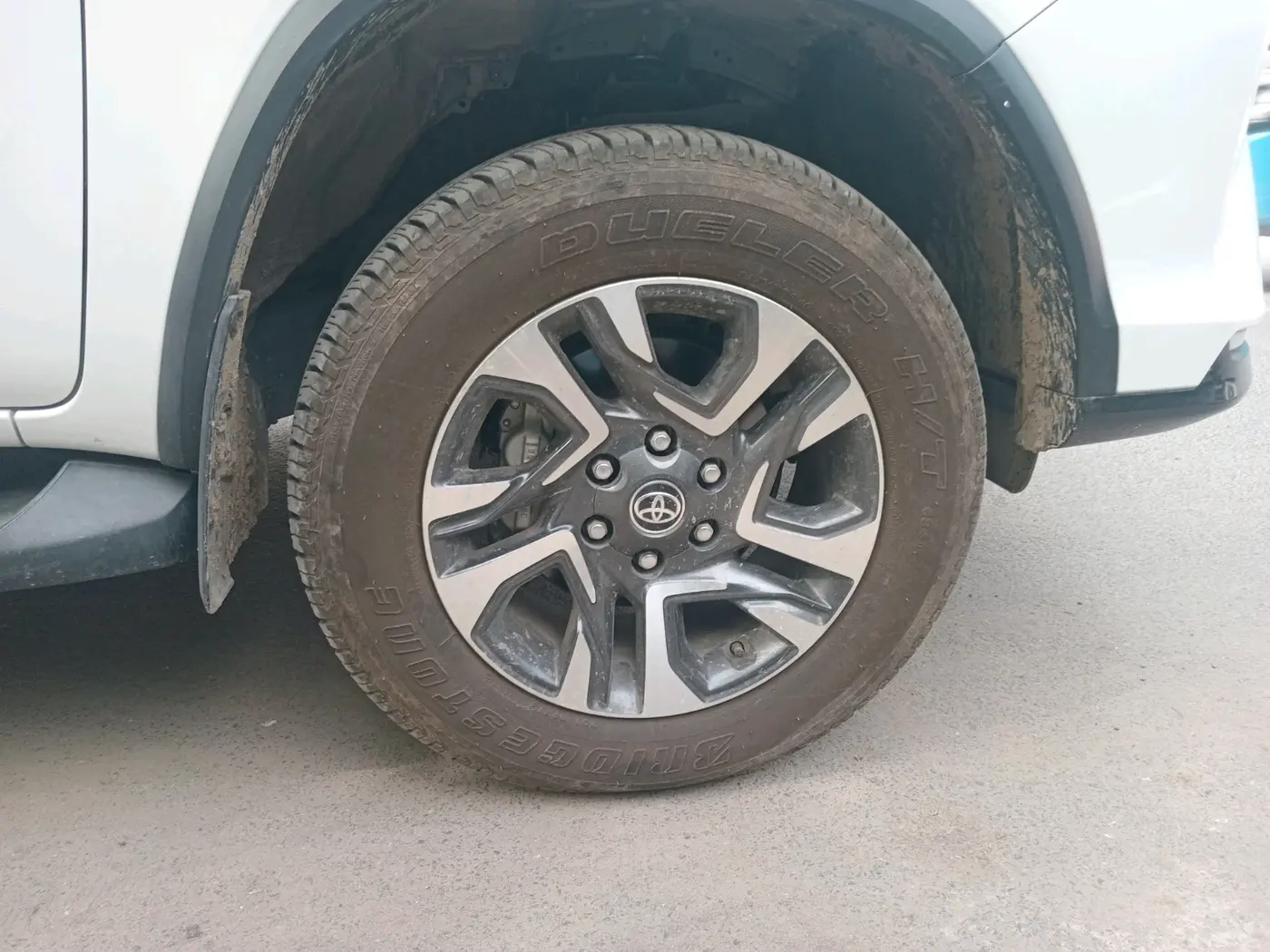 2024 Toyota Fortuner 4X2 AT 2.8 LEGENDER, Diesel, Automatic, 7,194 km, tyre
