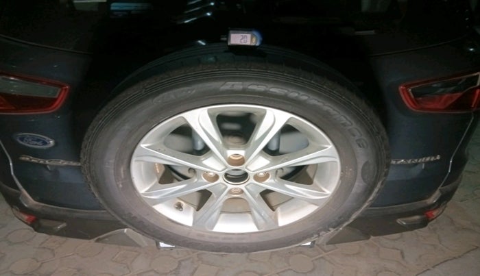 2017 Ford Ecosport TITANIUM 1.5L PETROL, Petrol, Manual, 1,02,205 km, tyre