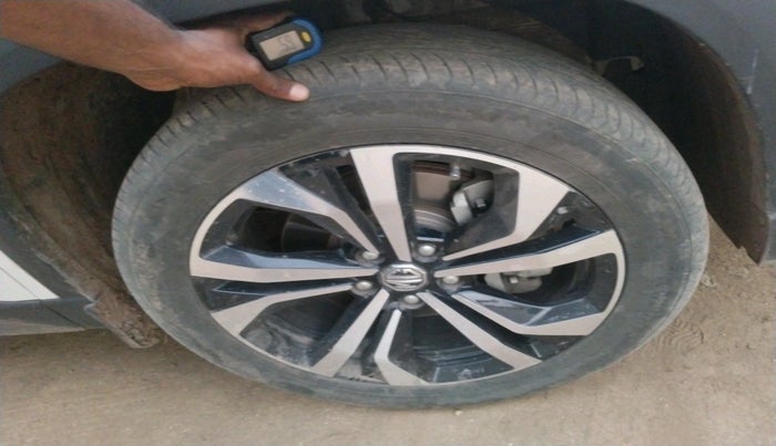 2025 MG HECTOR PLUS SHARP PRO 1.5 PETROL TURBO CVT 7 STR, Petrol, Automatic, 18,370 km, tyre