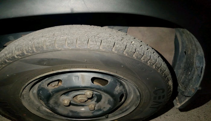 2015 Renault Kwid RXT 0.8, Petrol, Manual, 1,10,617 km, tyre