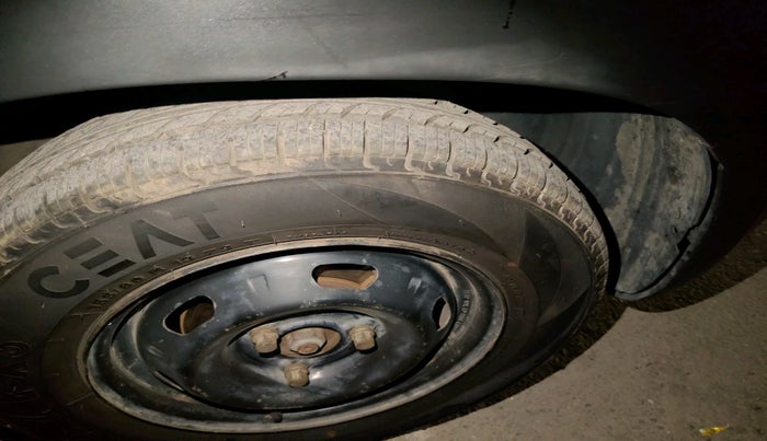 2015 Renault Kwid RXT 0.8, Petrol, Manual, 1,10,617 km, tyre