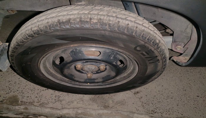 2015 Renault Kwid RXT 0.8, Petrol, Manual, 1,10,617 km, tyre