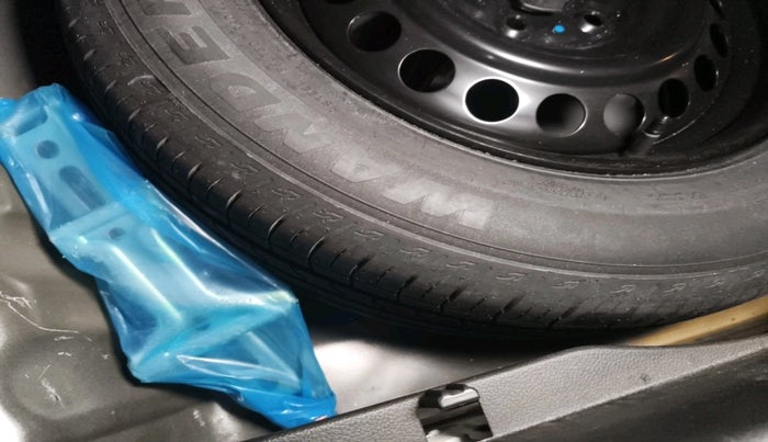 2024 Maruti BREZZA ZXI + AT SMART HYBRID, Petrol, Automatic, 14,199 km, tyre