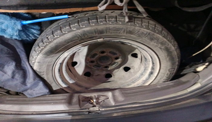 2011 Maruti Zen Estilo LXI, Petrol, Manual, 1,69,998 km, tyre