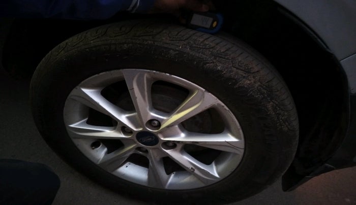 2018 Ford Ecosport AMBIENTE 1.5L DIESEL, Diesel, Manual, 1,02,158 km, tyre