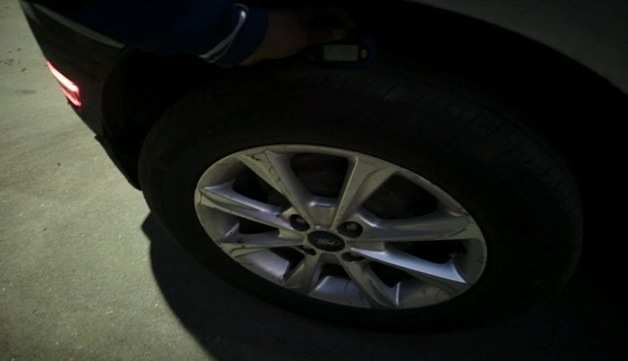 2018 Ford Ecosport AMBIENTE 1.5L DIESEL, Diesel, Manual, 1,02,158 km, tyre