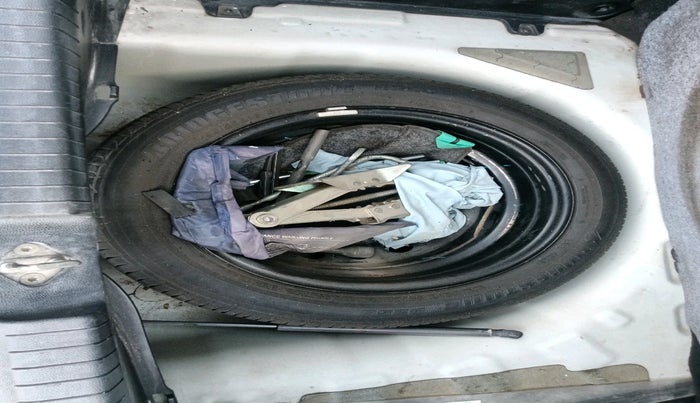 2015 Hyundai Elite i20 ASTA 1.2 (O), Petrol, Manual, 50,995 km, tyre