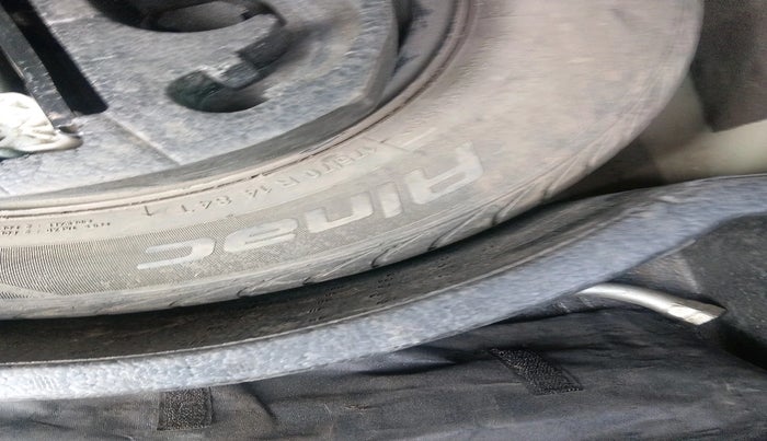 2013 Skoda Rapid AMBITION 1.6 TDI CR MT PLUS, Diesel, Manual, 1,16,770 km, tyre