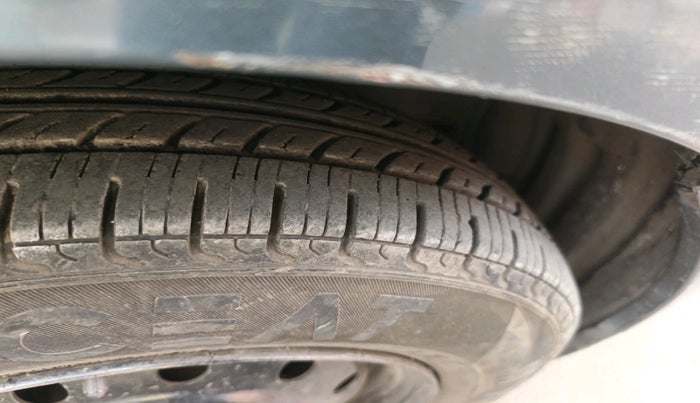 2011 Maruti A Star VXI, Petrol, Manual, 74,304 km, tyre