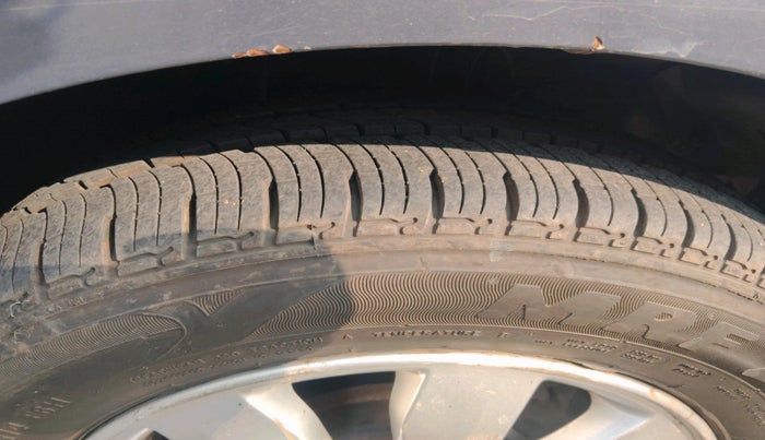 2014 Hyundai i20 SPORTZ 1.2, Petrol, Manual, 1,28,934 km, tyre