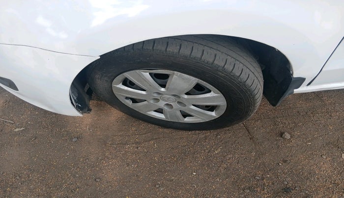 2011 Volkswagen Polo COMFORTLINE 1.2L, Diesel, Manual, 82,270 km, tyre