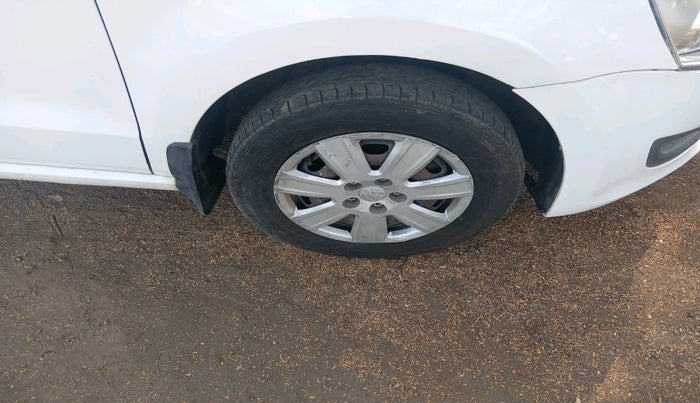 2011 Volkswagen Polo COMFORTLINE 1.2L, Diesel, Manual, 82,270 km, tyre