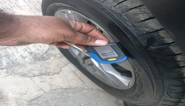 2020 KIA SELTOS HTX 1.5 PETROL, Petrol, Manual, 63,553 km, tyre