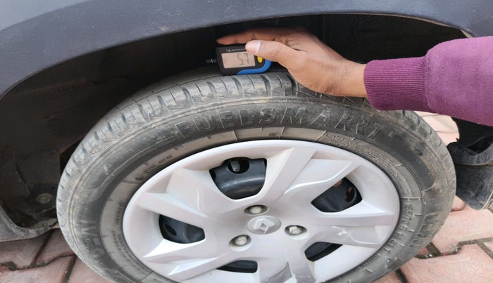 2024 Renault Kwid RXL(O) 1.0L, Petrol, Manual, 11,438 km, tyre