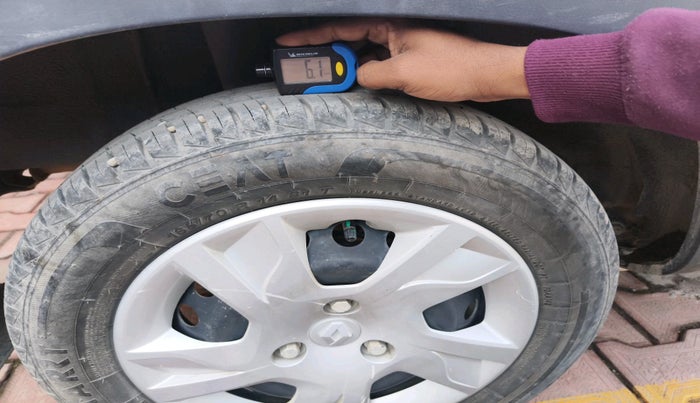 2024 Renault Kwid RXL(O) 1.0L, Petrol, Manual, 11,438 km, tyre