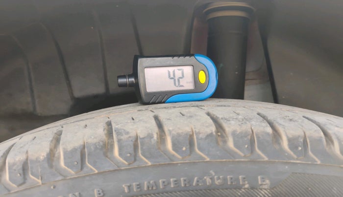 2023 Maruti Swift ZXI AMT, Petrol, Automatic, 21,316 km, tyre