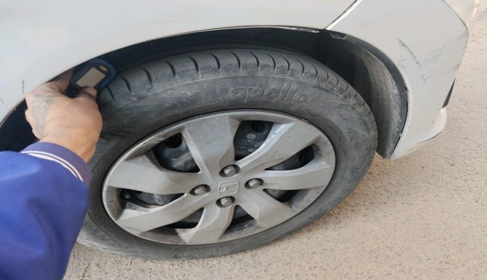 2014 Honda Mobilio 1.5L I-VTEC S, Petrol, Manual, 80,000 km, tyre