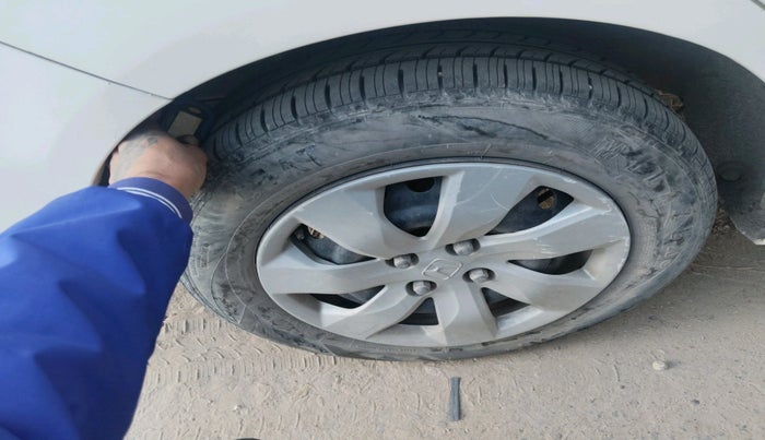 2014 Honda Mobilio 1.5L I-VTEC S, Petrol, Manual, 80,000 km, tyre