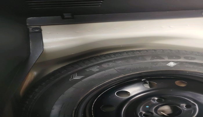 2013 Maruti Swift VXI, Petrol, Manual, 3,732 km, tyre