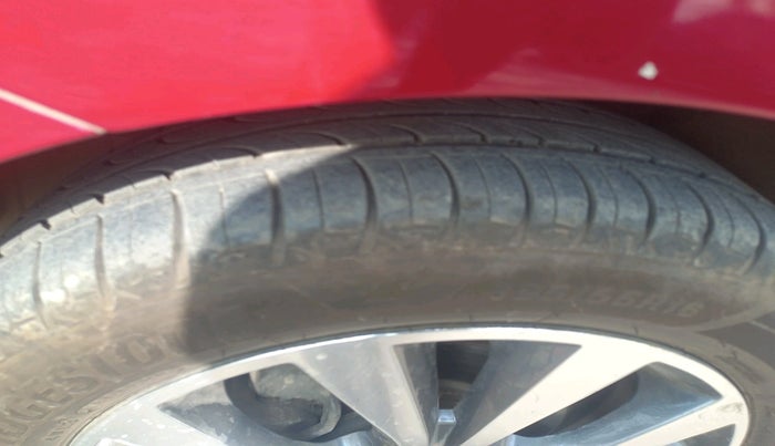 2015 Hyundai Verna FLUIDIC 4S 1.6 VTVT S(O), Petrol, Manual, 68,957 km, tyre