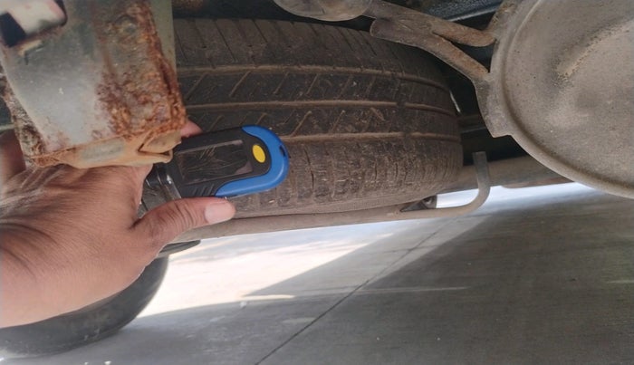 2014 Maruti Ertiga VXI CNG, Petrol, Manual, 91,007 km, tyre