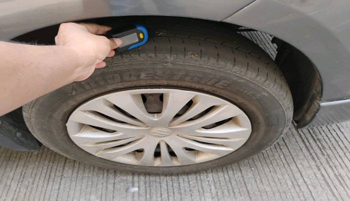 2014 Maruti Ertiga VXI CNG, Petrol, Manual, 91,007 km, tyre