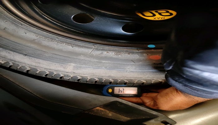 2018 Maruti Swift ZXI AMT, Petrol, Automatic, 89,009 km, tyre