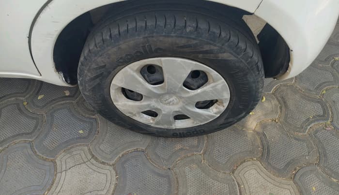 2011 Maruti Ritz VDI, Diesel, Manual, 1,52,000 km, tyre