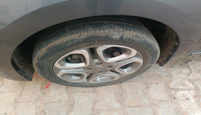 2019 Hyundai Elite i20 ASTA 1.2 (O), Petrol, Manual, 43,717 km, tyre