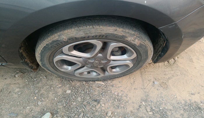 2019 Hyundai Elite i20 ASTA 1.2 (O), Petrol, Manual, 43,717 km, tyre