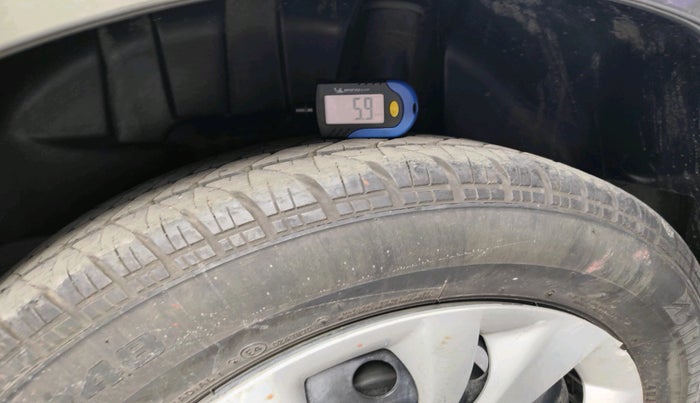 2018 Maruti Swift VXI, Petrol, Manual, 29,577 km, tyre