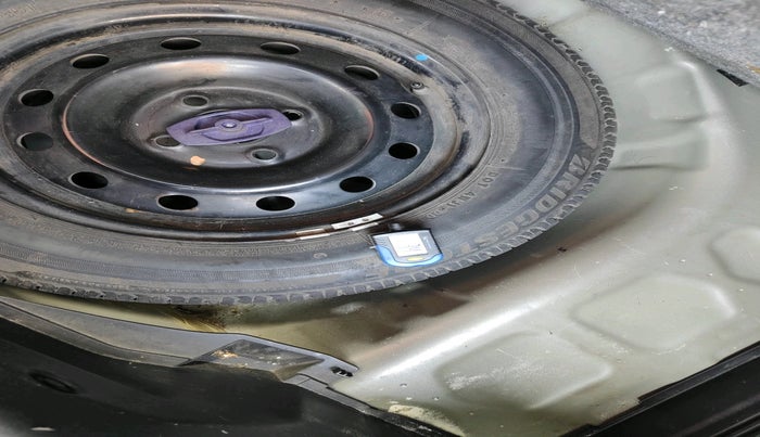 2018 Maruti Swift VXI, Petrol, Manual, 29,577 km, tyre