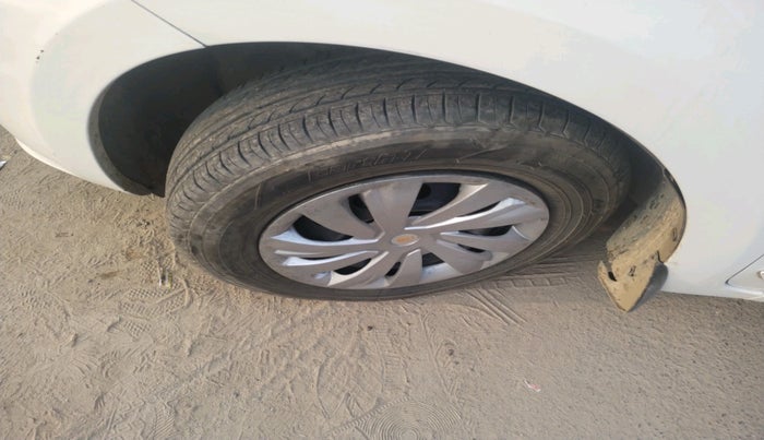 2022 Maruti Dzire VXI CNG, Petrol, Manual, 72,778 km, tyre