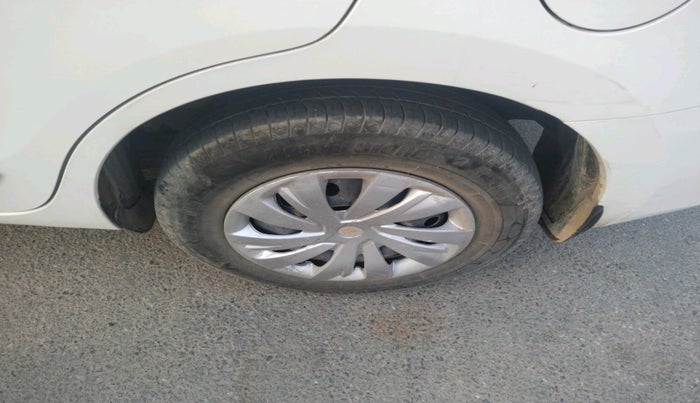 2022 Maruti Dzire VXI CNG, Petrol, Manual, 72,778 km, tyre