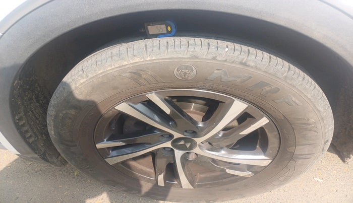 2024 Mahindra XUV700 AX 5 P AT 5 STR, Petrol, Automatic, 34,143 km, tyre