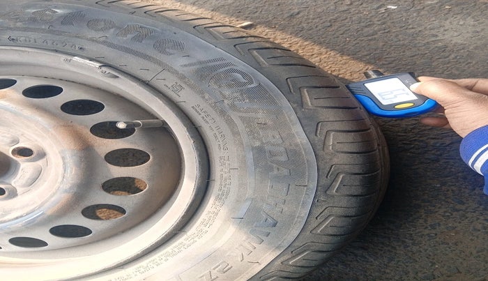 2015 Honda Amaze 1.2L I-VTEC S, Petrol, Manual, 1,06,862 km, tyre