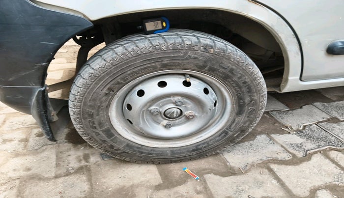 2012 Maruti Alto LXI, Petrol, Manual, 42,846 km, tyre