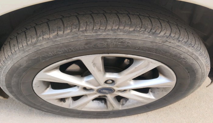 2017 Ford Ecosport TITANIUM 1.5L DIESEL, Diesel, Manual, 1,39,521 km, tyre