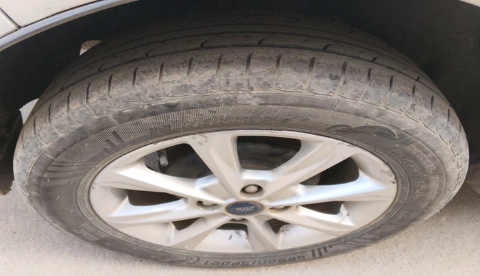 2017 Ford Ecosport TITANIUM 1.5L DIESEL, Diesel, Manual, 1,39,521 km, tyre