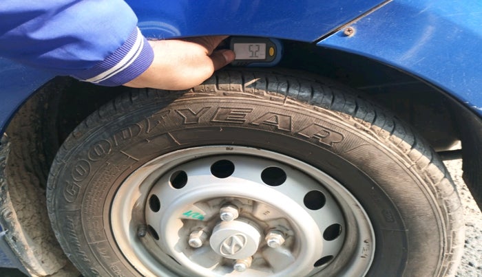 2013 Hyundai Eon ERA +, Petrol, Manual, 52,254 km, tyre