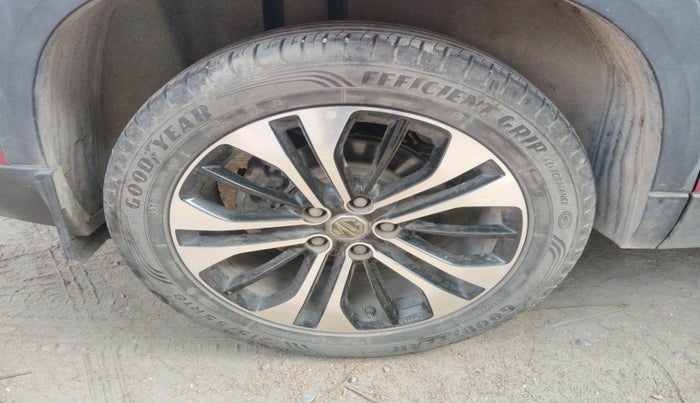 2022 MG HECTOR PLUS SHARP 1.5 PETROL TURBO CVT 6-STR, Petrol, Automatic, 19,063 km, tyre