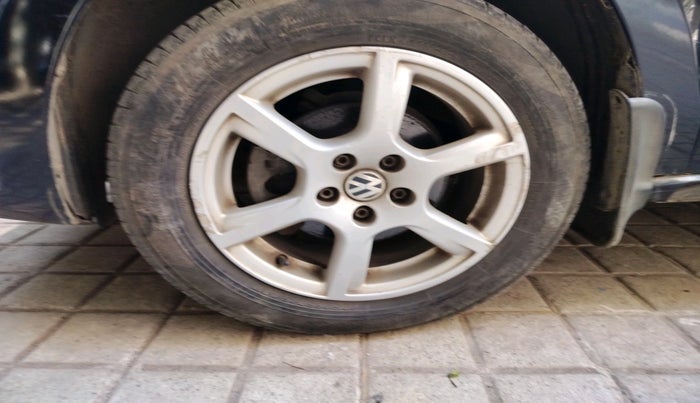 2012 Volkswagen Vento HIGHLINE PETROL AT, Petrol, Automatic, 45,871 km, tyre