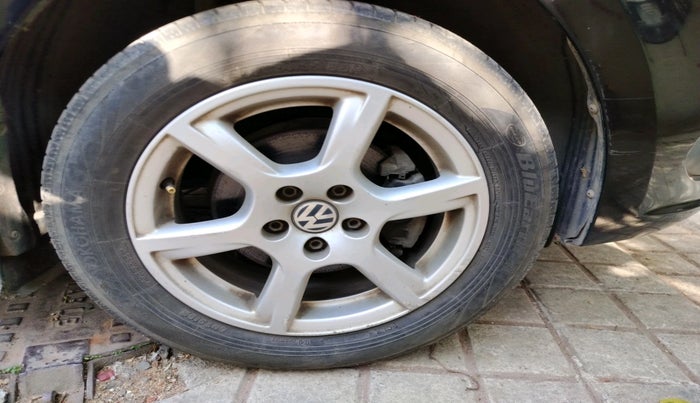 2012 Volkswagen Vento HIGHLINE PETROL AT, Petrol, Automatic, 45,871 km, tyre