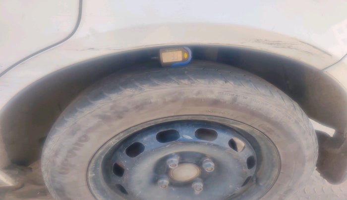 2014 Ford Figo TITANIUM 1.4 DIESEL, Diesel, Manual, 1,10,909 km, tyre